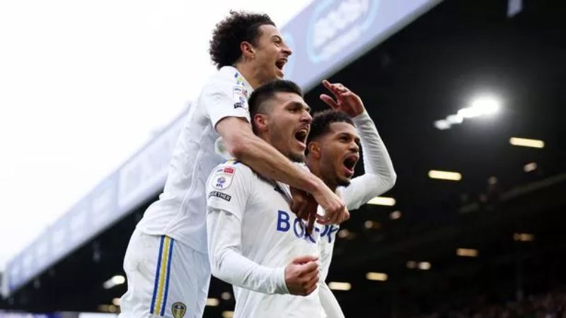 FC Leeds United - Người hùng bóng đá quyền lực