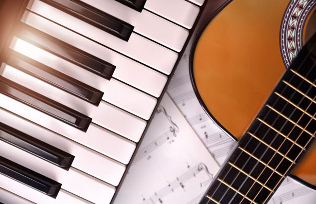 Học piano hay guitar khó hơn?