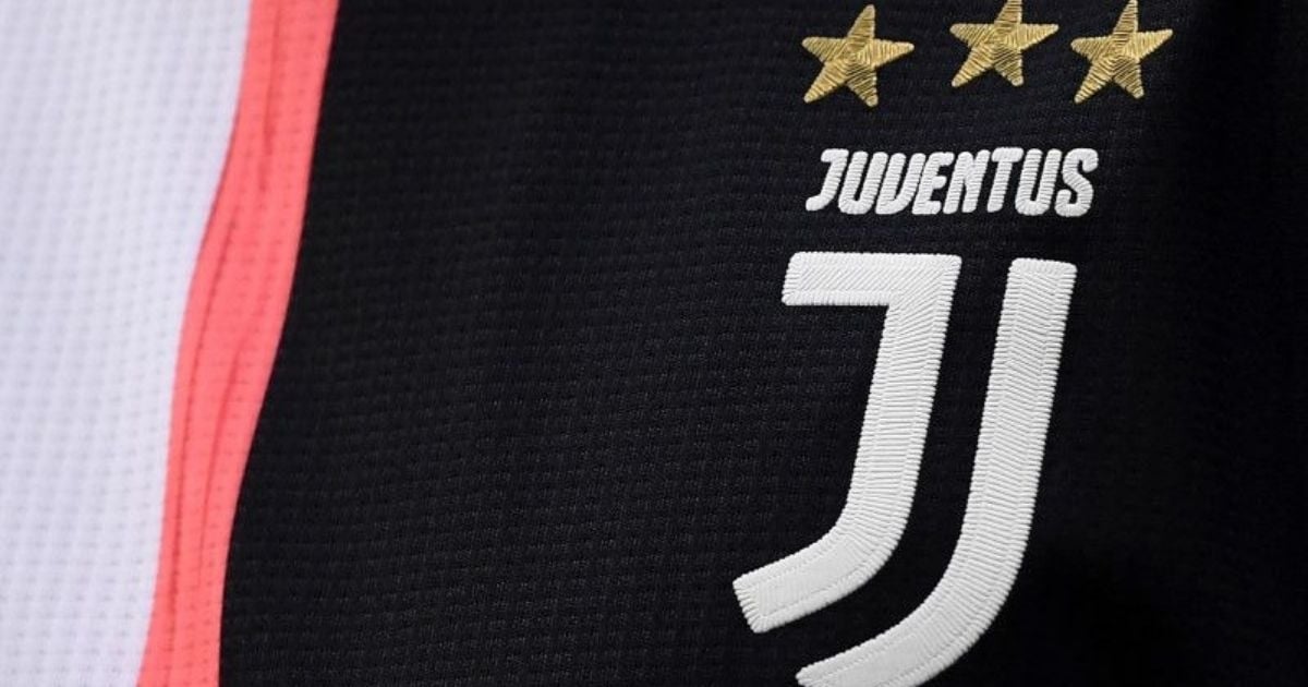 CLB Ý Juventus thay đổi ra sao sau khi đổi mới logo và chiêu mộ Ronaldo? | bởi Thảo Nguyên | Brands Vietnam