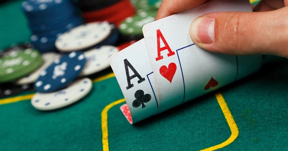 Luật chơi Poker 5 Lá - Giới thiệu trò chơi đánh bài cơ bản